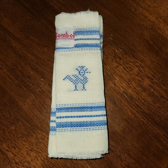 Vintage NOS 1960s Guatemalan Cocktail Napkins by Sombol - Picture 4 of 9